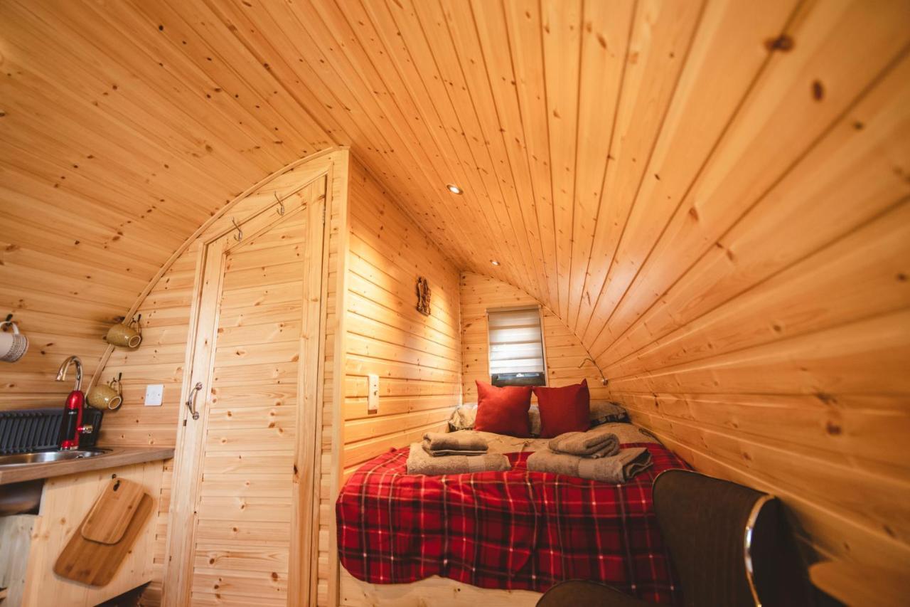 Highland & Transylvania Glamping Pods Ройбрідж Екстер'єр фото