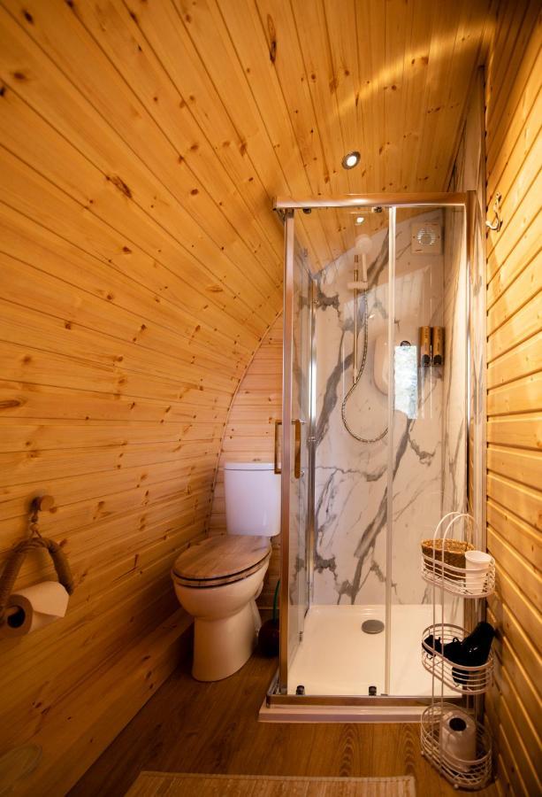 Highland & Transylvania Glamping Pods Ройбрідж Екстер'єр фото