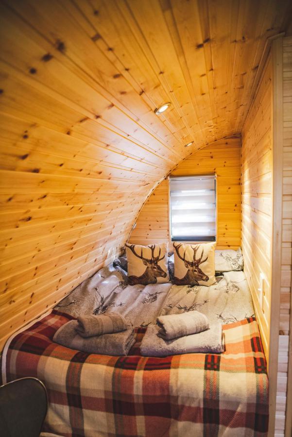 Highland & Transylvania Glamping Pods Ройбрідж Екстер'єр фото