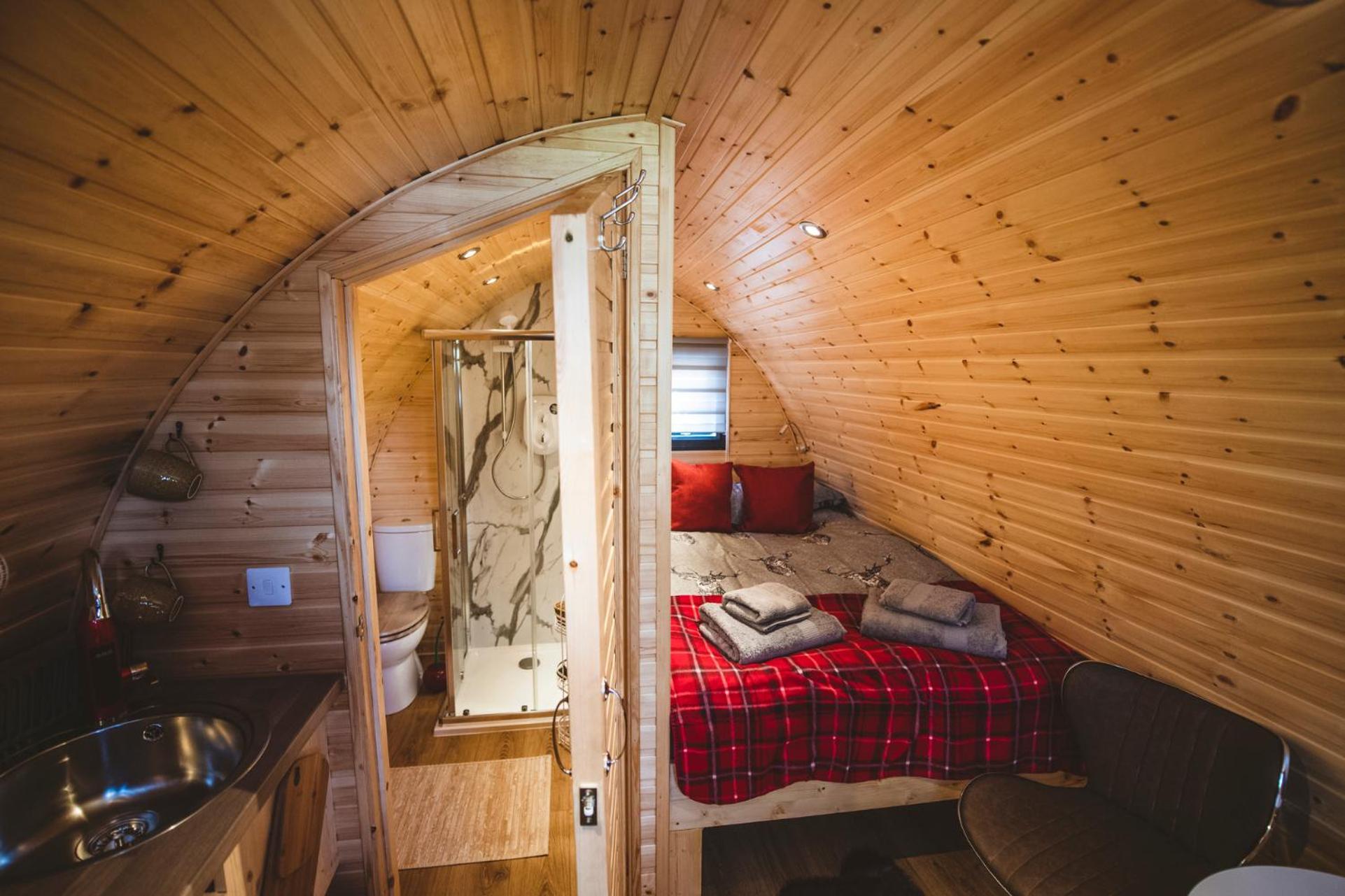 Highland & Transylvania Glamping Pods Ройбрідж Екстер'єр фото