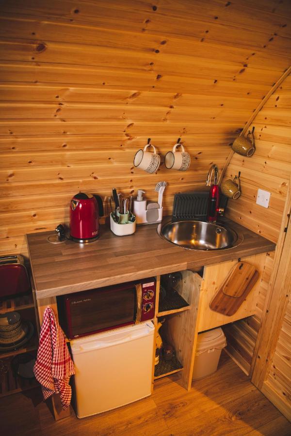 Highland & Transylvania Glamping Pods Ройбрідж Екстер'єр фото