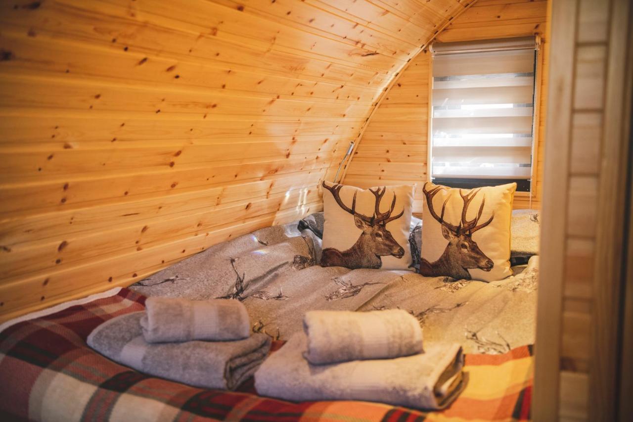 Highland & Transylvania Glamping Pods Ройбрідж Екстер'єр фото