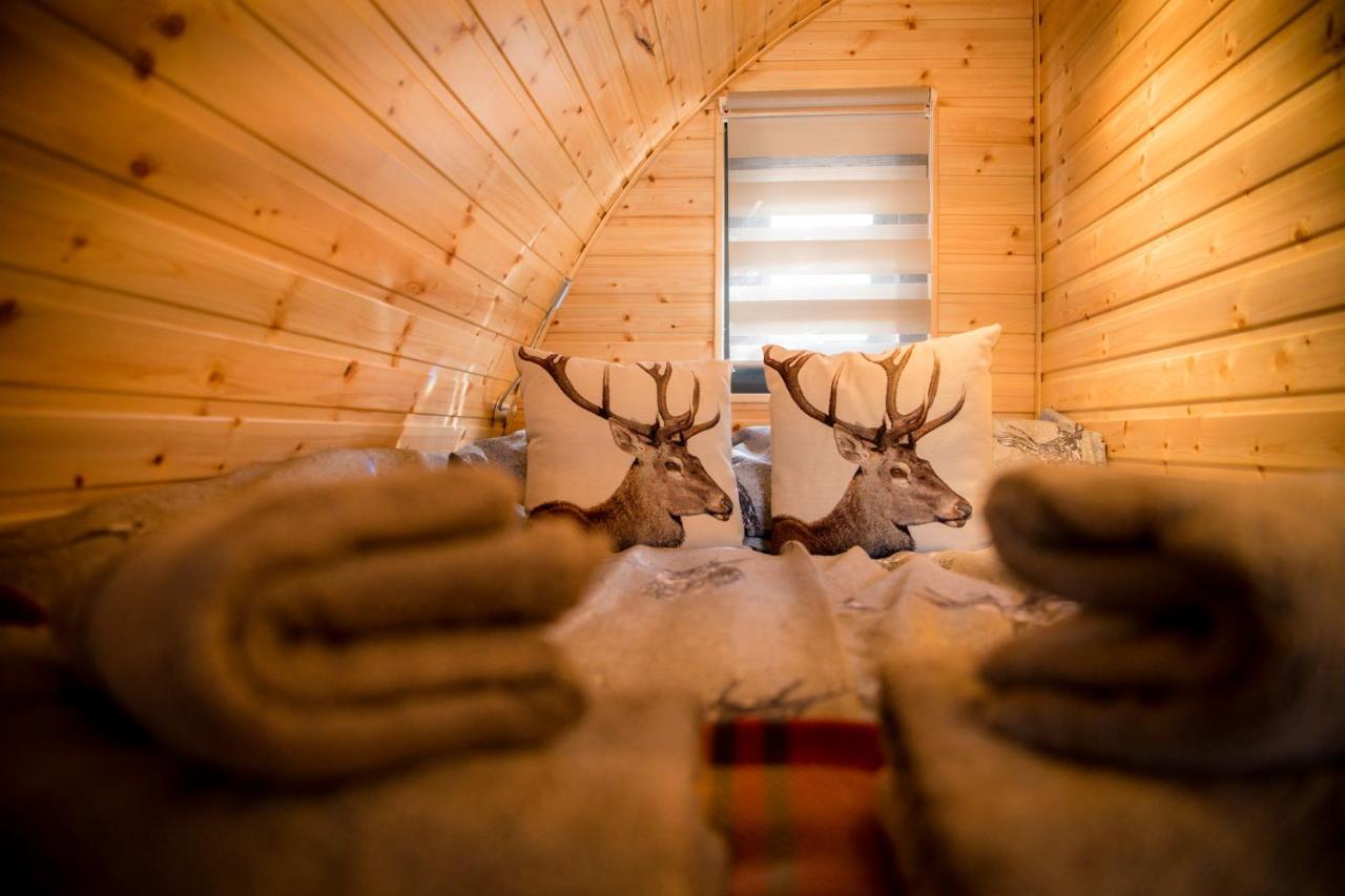 Highland & Transylvania Glamping Pods Ройбрідж Екстер'єр фото