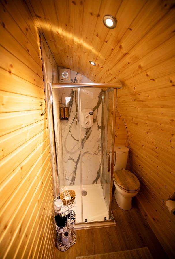 Highland & Transylvania Glamping Pods Ройбрідж Екстер'єр фото